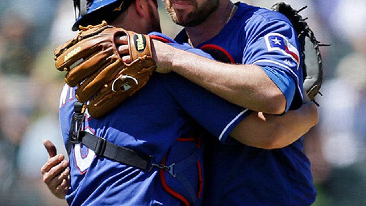 LEADING OFF: World Series rematch; Cueto, Sale on mound